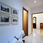 Led House روما